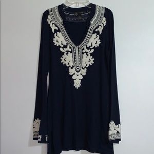 INC Blue Long Sleeve V Neck Blouse w White Accents